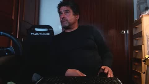 Snapshot of divitimido chatting on September 29, 2:21 am divitimido online show from September 29, 2:21 am