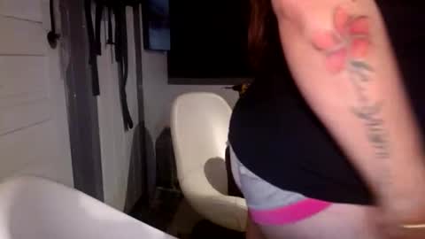 dix_yadown online show from June 2, 1:29 am