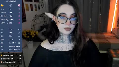 dixipixi_ online show from September 28, 6:11 am