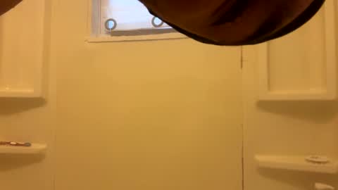 Snapshot of dixkzilla chatting on December 4, 1:36 pm dixkzilla online show from December 4, 1:36 pm