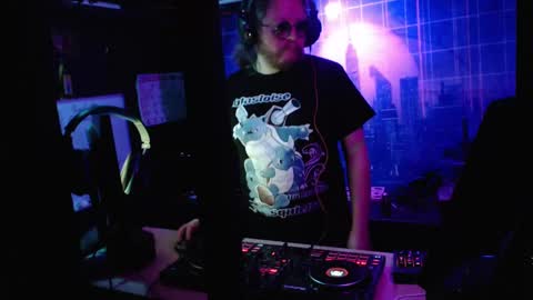 Adrian Arturo online show from January 19, 1:10 am