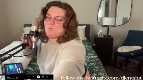 djentslut online show from December 8, 5:01 pm