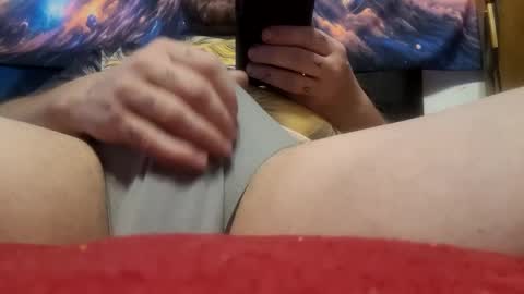 Snapshot of djirie1 chatting on December 17, 8:43 pm Tunes online show from December 17, 8:43 pm