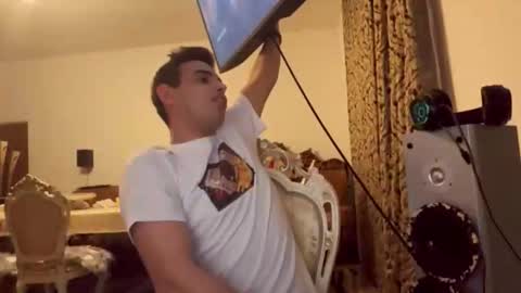 Djonson  online show from April 22, 7:54 pm