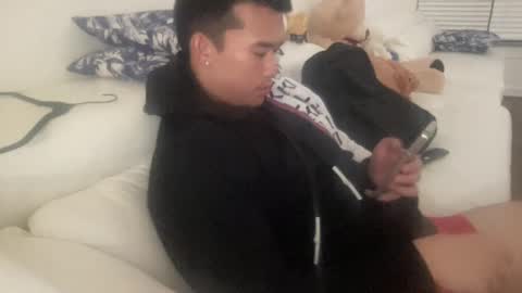 Snapshot of dlasian98 chatting on February 14, 1:34 am DL Asian Sissy online show from February 14, 1:34 am