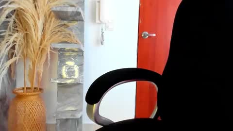 C E L E S T E  online show from March 26, 12:43 pm