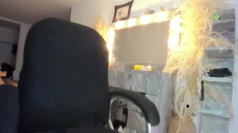 C E L E S T E  online show from April 27, 9:01 pm