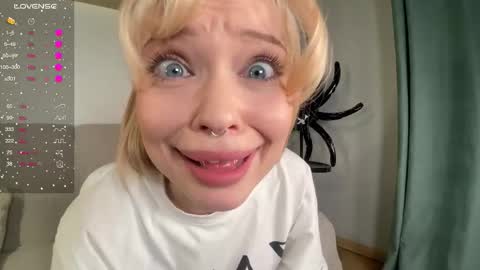 Dorothy Mayfield online show from November 1, 3:44 pm