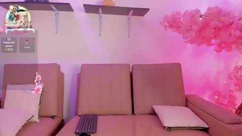 doll_isa_ online show from December 20, 7:10 pm