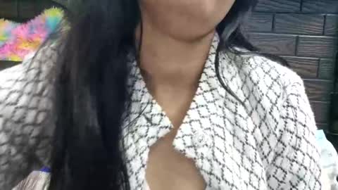 dollmeenu online show from November 29, 6:15 pm