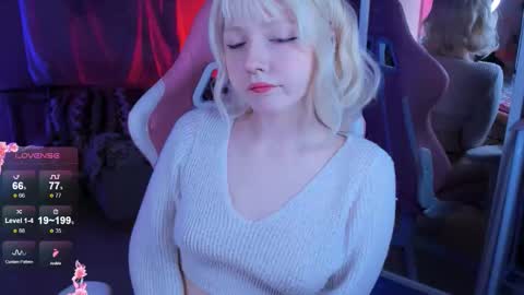 Snapshot of dollrose chatting on September 18, 8:46 pm Evanka online show from September 18, 8:46 pm