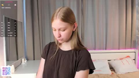 Emilia online show from October 30, 4:46 am