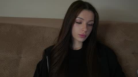 Dolly online show from March 9, 9:08 pm