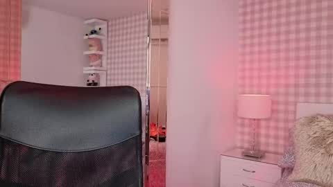 Dolly online show from October 31, 9:59 pm