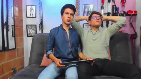 Snapshot of dom2travelers_sm chatting on March 8, 7:53 pm Diego Castell online show from March 8, 7:53 pm