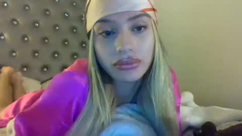 Marissa Rae online show from November 14, 7:54 am