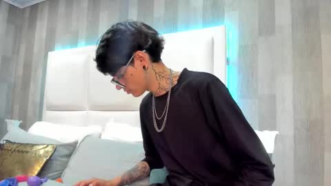 Dominic foox online show from February 12, 2:42 pm