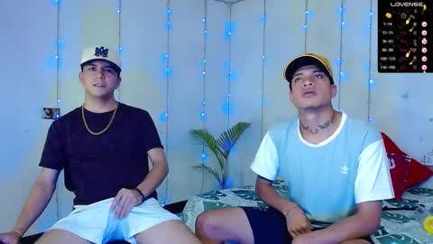 Snapshot of dominic_hanks chatting on December 28, 4:41 am DOMINIC AND ANDREW online show from December 28, 4:41 am