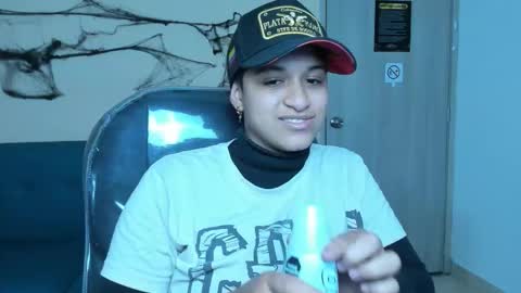 Snapshot of dominick_joness chatting on October 21, 5:12 am Dominick  online show from October 21, 5:12 am