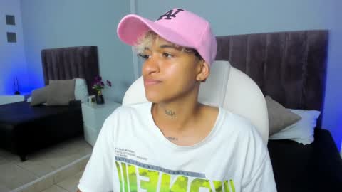 Snapshot of dominick_joness chatting on February 8, 1:00 am Dominick  online show from February 8, 1:00 am