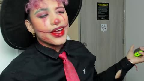 Snapshot of dominick_joness chatting on October 12, 4:27 am Dominick  online show from October 12, 4:27 am