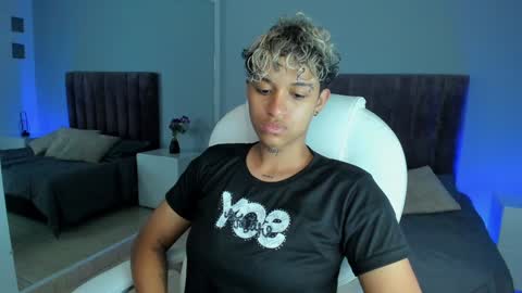 Snapshot of dominick_joness chatting on January 26, 1:25 pm Dominick  online show from January 26, 1:25 pm