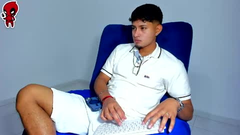  Dominic  online show from April 23, 4:20 am