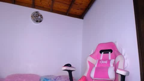   online show from March 22, 11:14 am