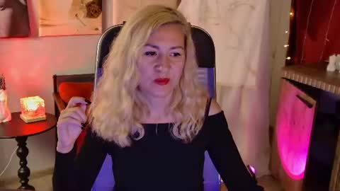 Donna online show from July 1, 10:40 pm