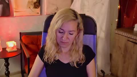 Donna online show from July 2, 9:42 pm