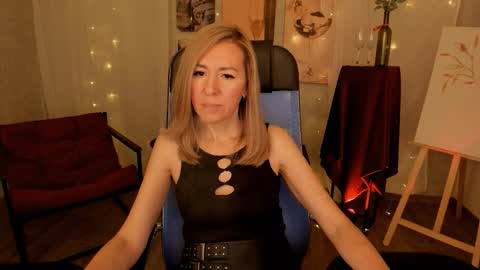 Donna online show from December 19, 4:57 pm