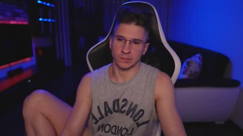 Dorian Reyes online show from November 26, 2:42 am