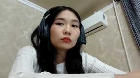 YuKi  online show from October 9, 10:21 am