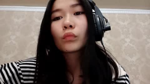 YuKi  online show from October 21, 12:10 pm