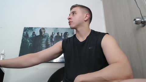 draco_boy2000 online show from May 15, 1:36 am
