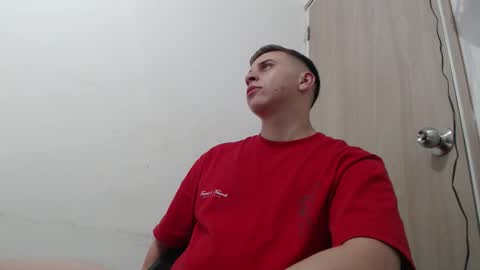 draco_boy2000 online show from March 15, 1:43 am