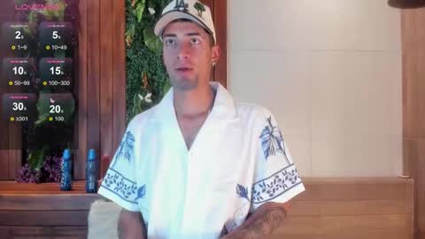 Snapshot of drakeneumann chatting on September 16, 3:53 am Drake Neuman online show from September 16, 3:53 am