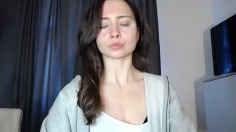 Nicole online show from March 3, 7:37 am