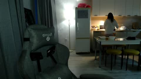 dream_reaper210635 online show from April 4, 2:57 pm