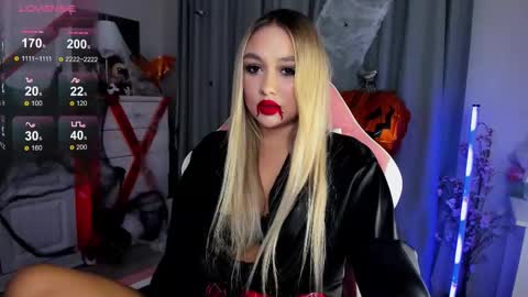 Snapshot of dreamaise chatting on October 31, 3:12 pm  Mary   pvt open    use pink and blue app lovense online show from October 31, 3:12 pm