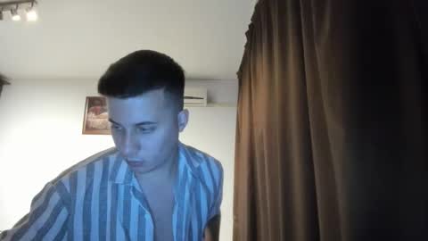 Snapshot of dreamboy240 chatting on October 31, 11:38 pm Johnny online show from October 31, 11:38 pm