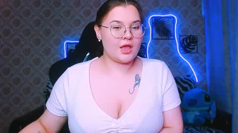 dreamforyoue2 online show from November 19, 4:28 pm