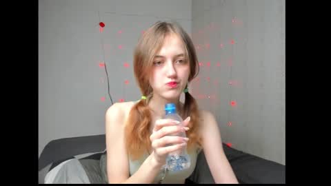 dreamy_pollyyy online show from March 24, 3:29 pm