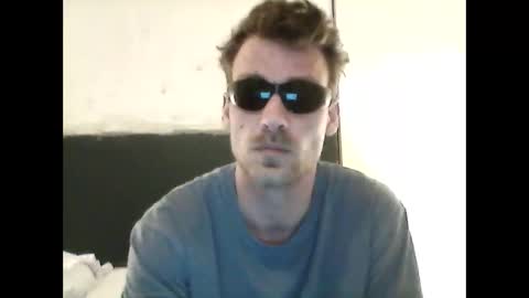 Snapshot of drejjj3000 chatting on September 30, 2:44 am drejjj3000 online show from September 30, 2:44 am