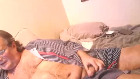 Snapshot of drfeelgood777 chatting on October 19, 3:22 am Dr. Feelgood online show from October 19, 3:22 am