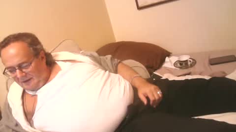 Snapshot of drfeelgood777 chatting on October 5, 4:10 am Dr. Feelgood online show from October 5, 4:10 am