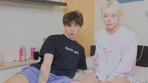 Mark online show from April 9, 11:43 pm