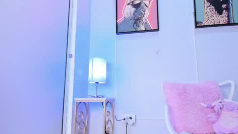 dulce__fiore07 online show from April 8, 12:30 pm