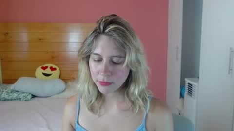 dulce__victoria__ online show from March 19, 2:28 am
