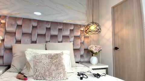 Dulce online show from February 25, 1:36 pm